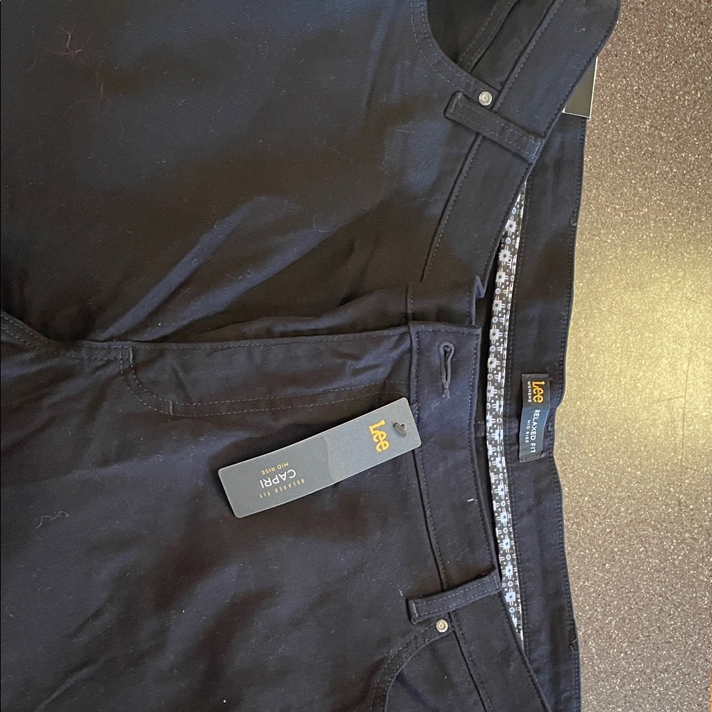 Lee Jet Black Denim Mid Rise Capri